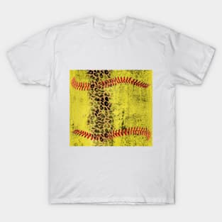 Cheetah texture softball ball T-Shirt